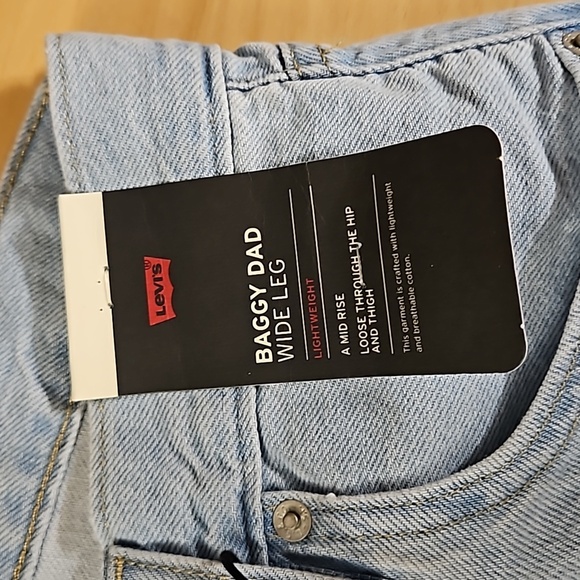 NWT Levi's Baggy Dad Wide Leg Lightwash womans jeans 32x32 - Picture 8 of 14